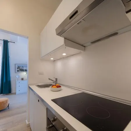 Apartment 06a3 - Lovely In The Heart Of Old *
